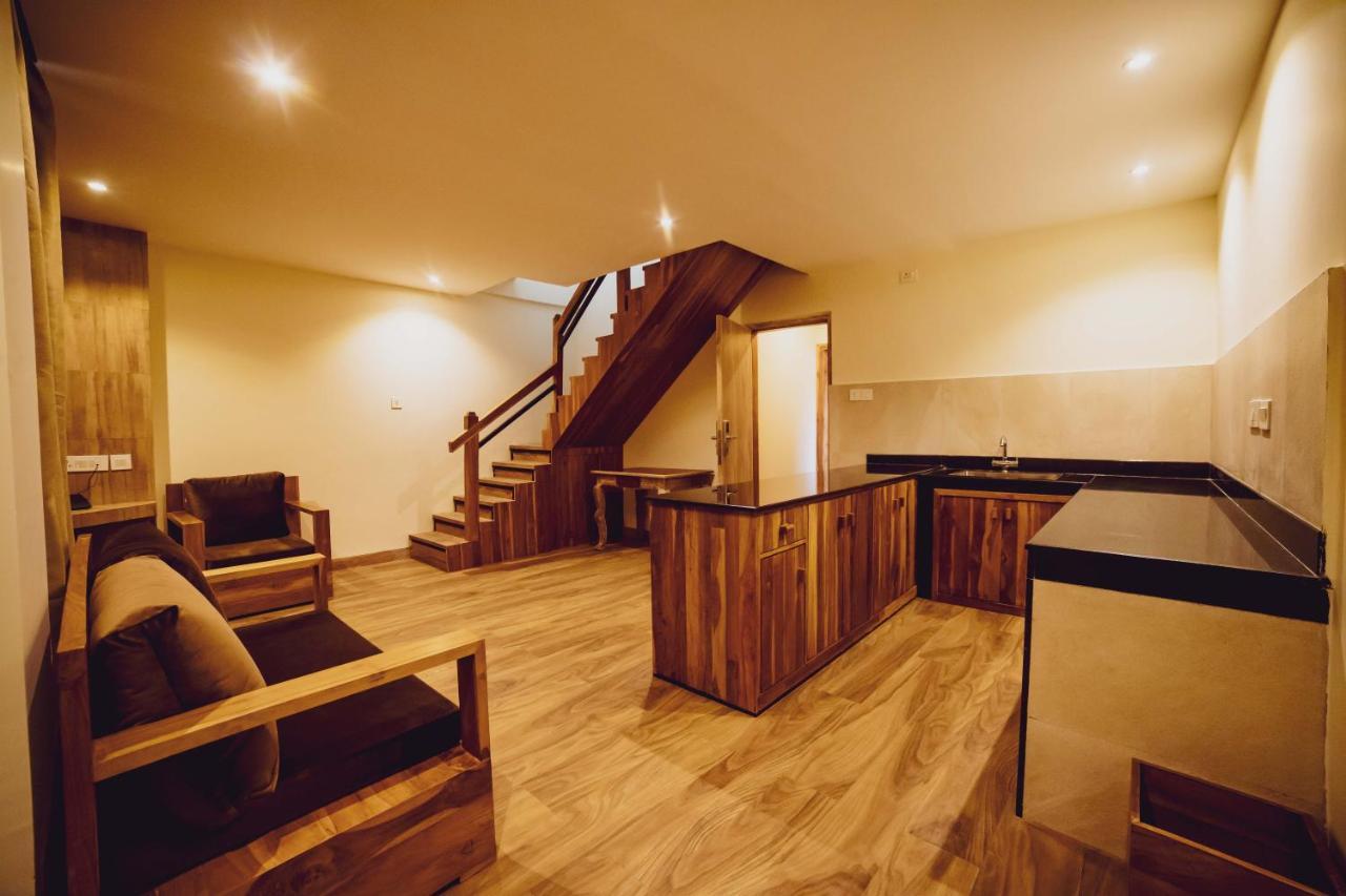 فندق Aabas Pokhara By Barahi Hospitality المظهر الخارجي الصورة