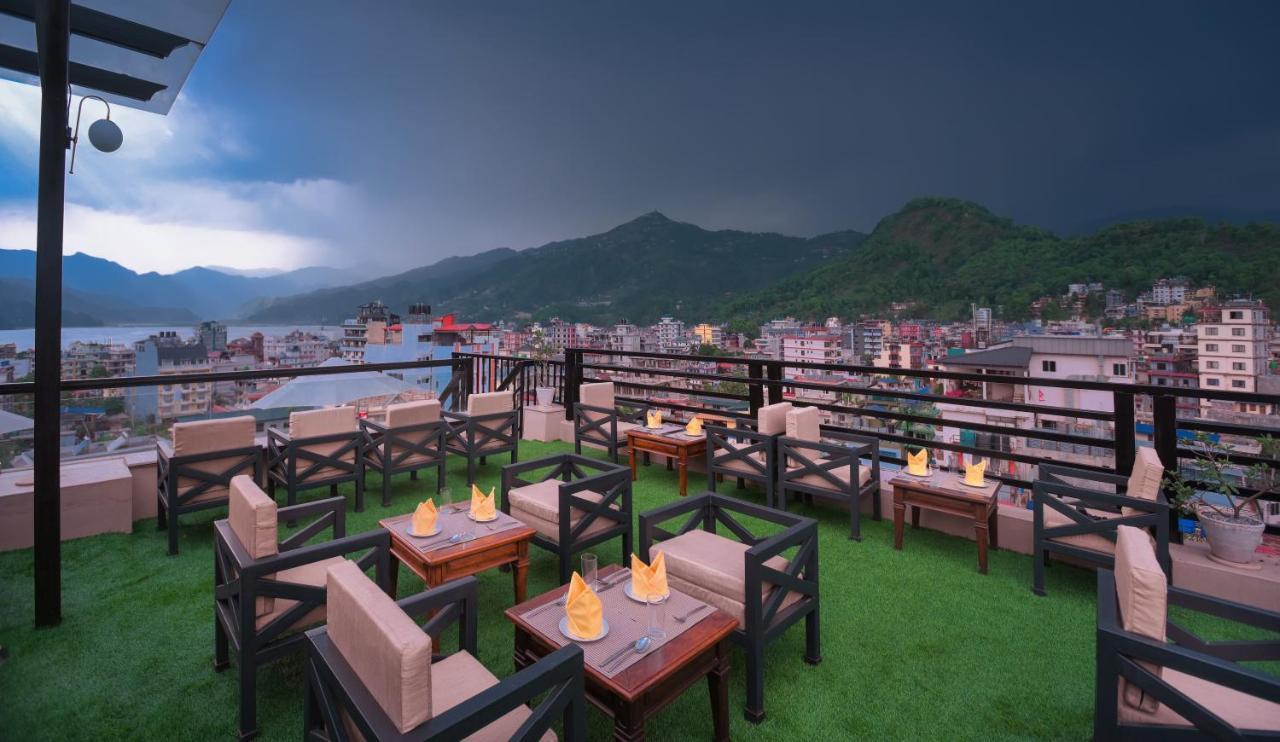 فندق Aabas Pokhara By Barahi Hospitality المظهر الخارجي الصورة