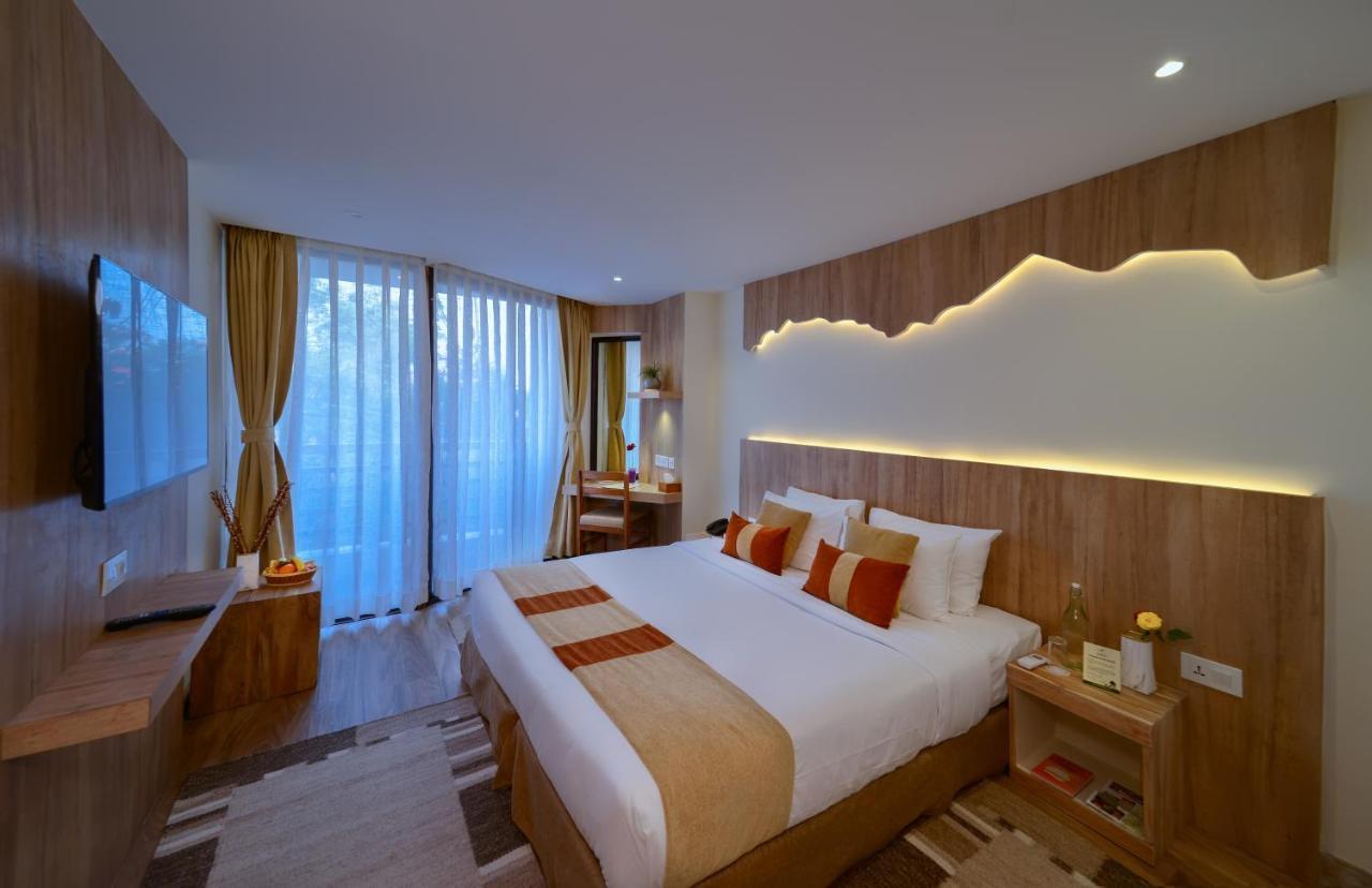 فندق Aabas Pokhara By Barahi Hospitality المظهر الخارجي الصورة
