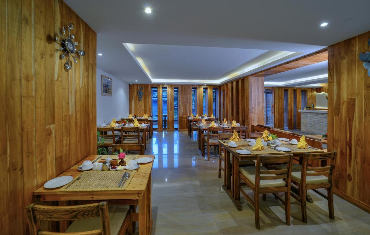 فندق Aabas Pokhara By Barahi Hospitality المظهر الخارجي الصورة