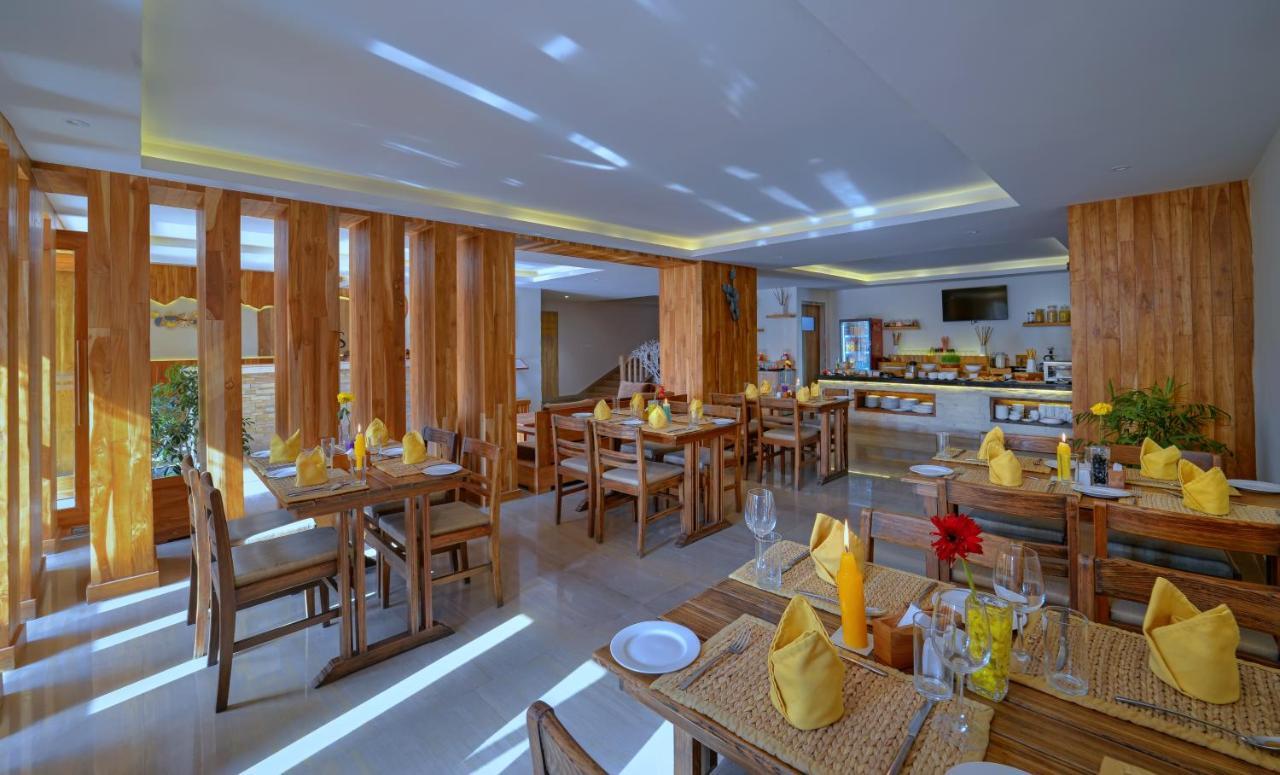 فندق Aabas Pokhara By Barahi Hospitality المظهر الخارجي الصورة