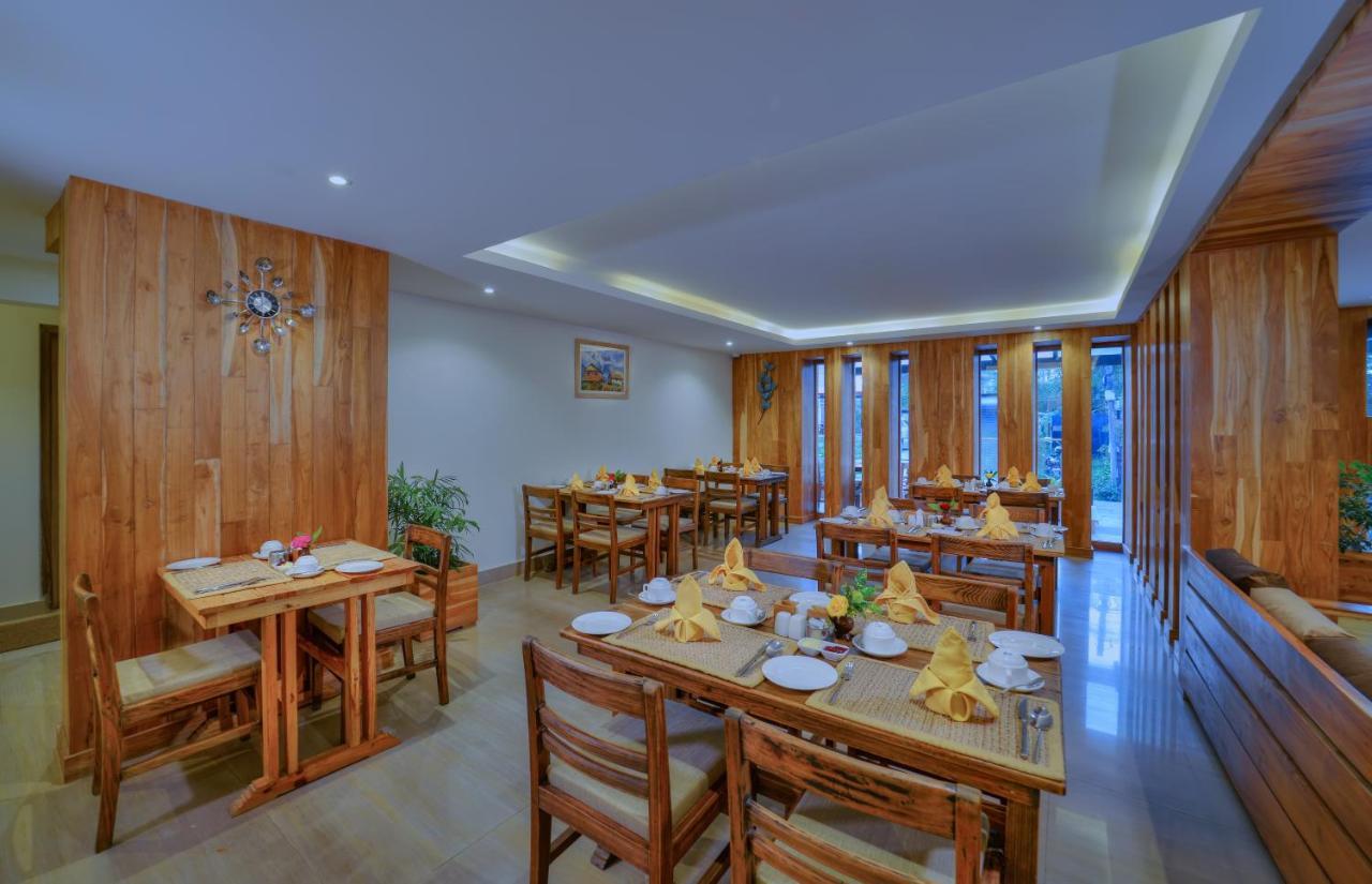 فندق Aabas Pokhara By Barahi Hospitality المظهر الخارجي الصورة